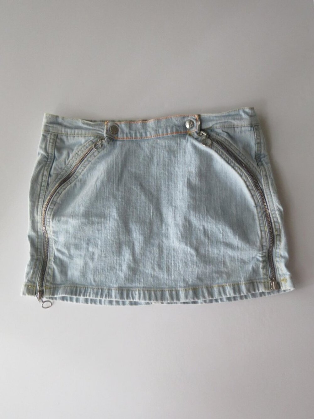 Italian Vintage Phard Denim Mini Skirt, XS, Light Wash Curved Zipper Micro, 2000